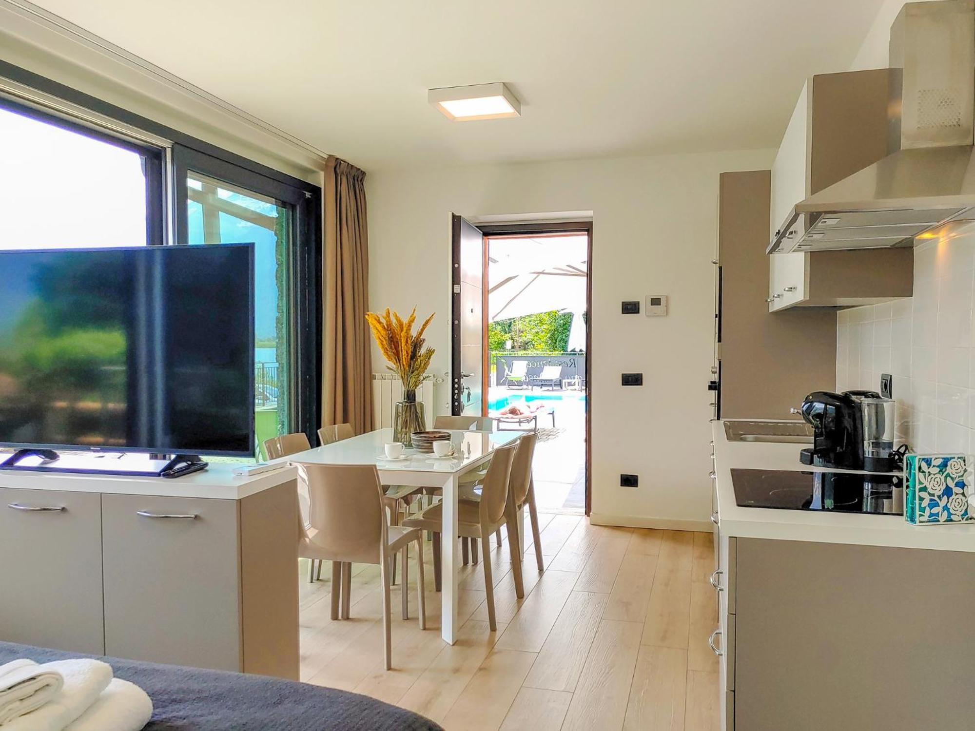 Dascio Emotion Ferienwohnung Mit Terrasse Am See Exterior photo
